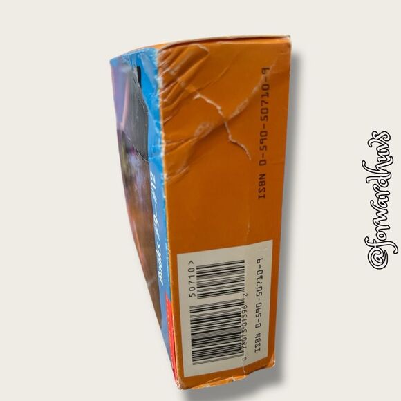 Goosebumps book collection by R.L. Stine: Books #9-12 in Slipcase - Picture 9 of 11